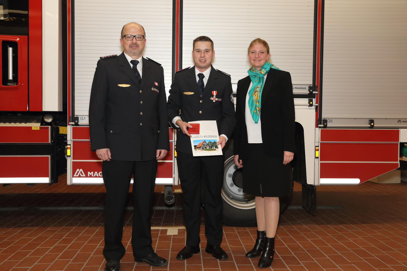 Das Feuerwehr-Ehrenzeichen des Landes Baden-Württemberg in Bronze wurde für 15 aktive Dienstjahre an Erik Wetzel verliehen.